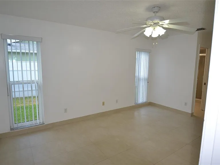 2357 White Oak Cir — Photo 16