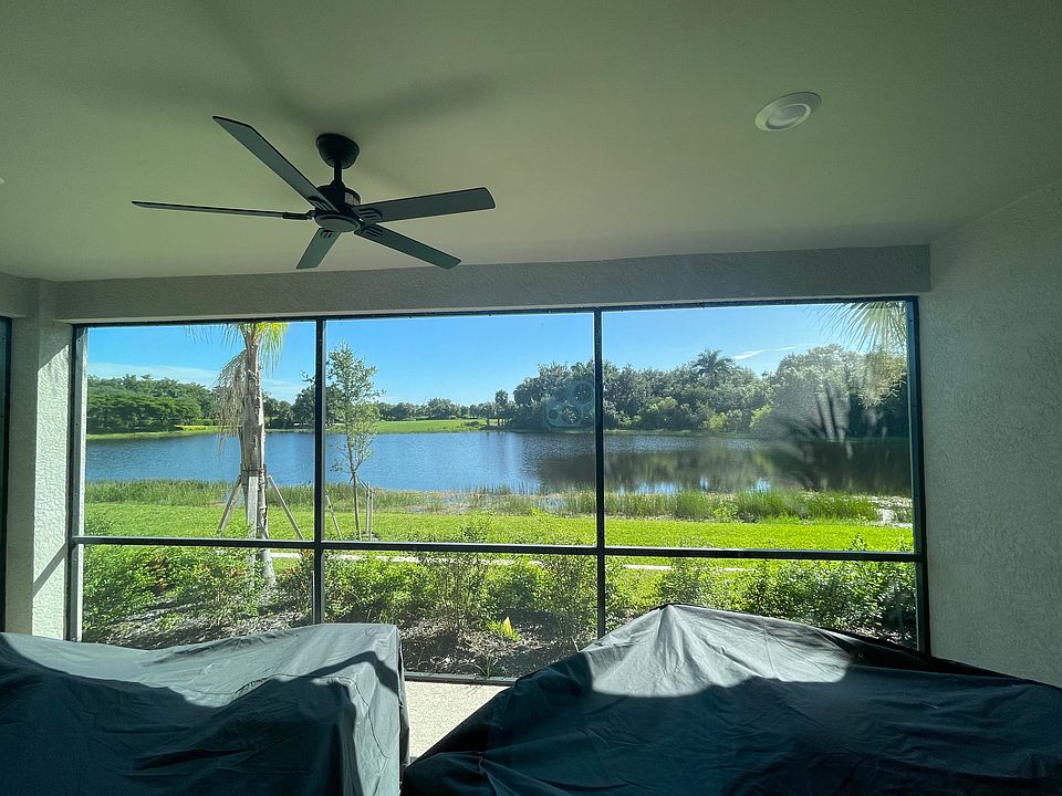 Screened lanai with ceiling fan