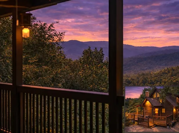 469 Mountain High Dr, Mineral Bluff, GA 30559