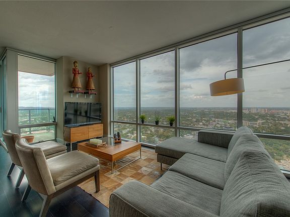4th image of 300 Bowie St APT 3904