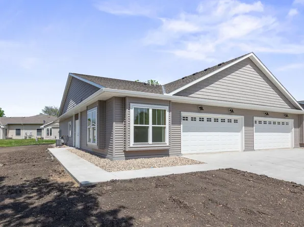 1061 Golf Course Rd NW, Hutchinson, MN 55350