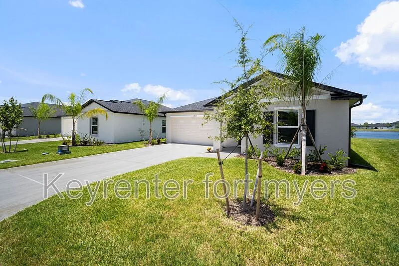 3 bed, 2.0 bath, 1500 sqft, $1,825 — Photo 2