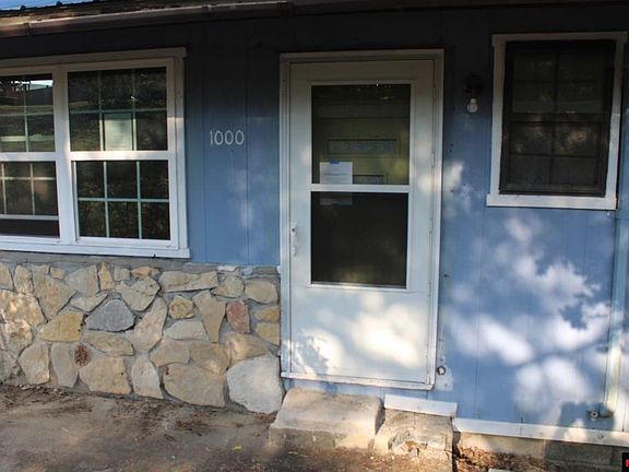 2nd image of 1000 N Broadway Ave