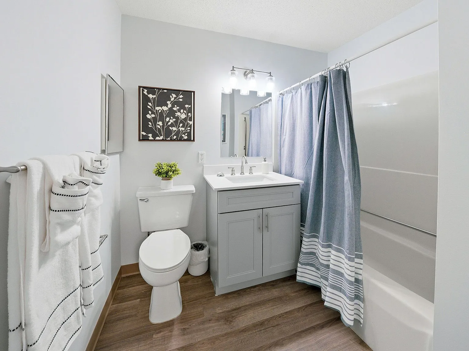Kings Reserve Sterling - 55+ Active Adult Apartment Homes — Photo 3