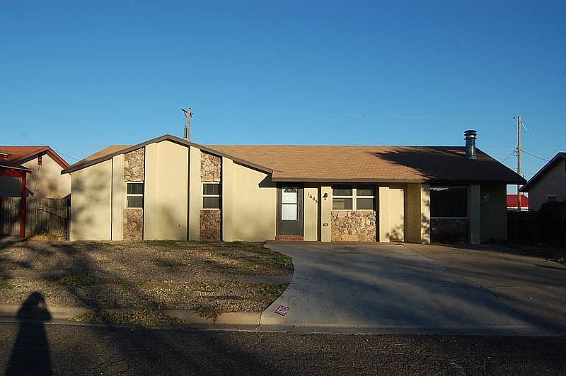 1st image of 1605 Laura Ln