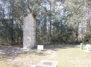 19210 Country Club Ln, Hammond, LA 70401