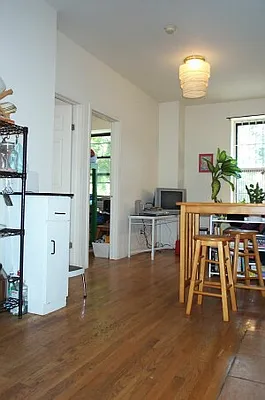 Rented by Tower Brokerage | media 24