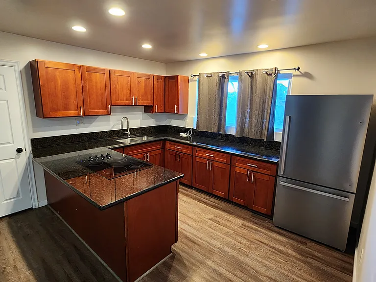 306 Ekoa Pl — Photo 9
