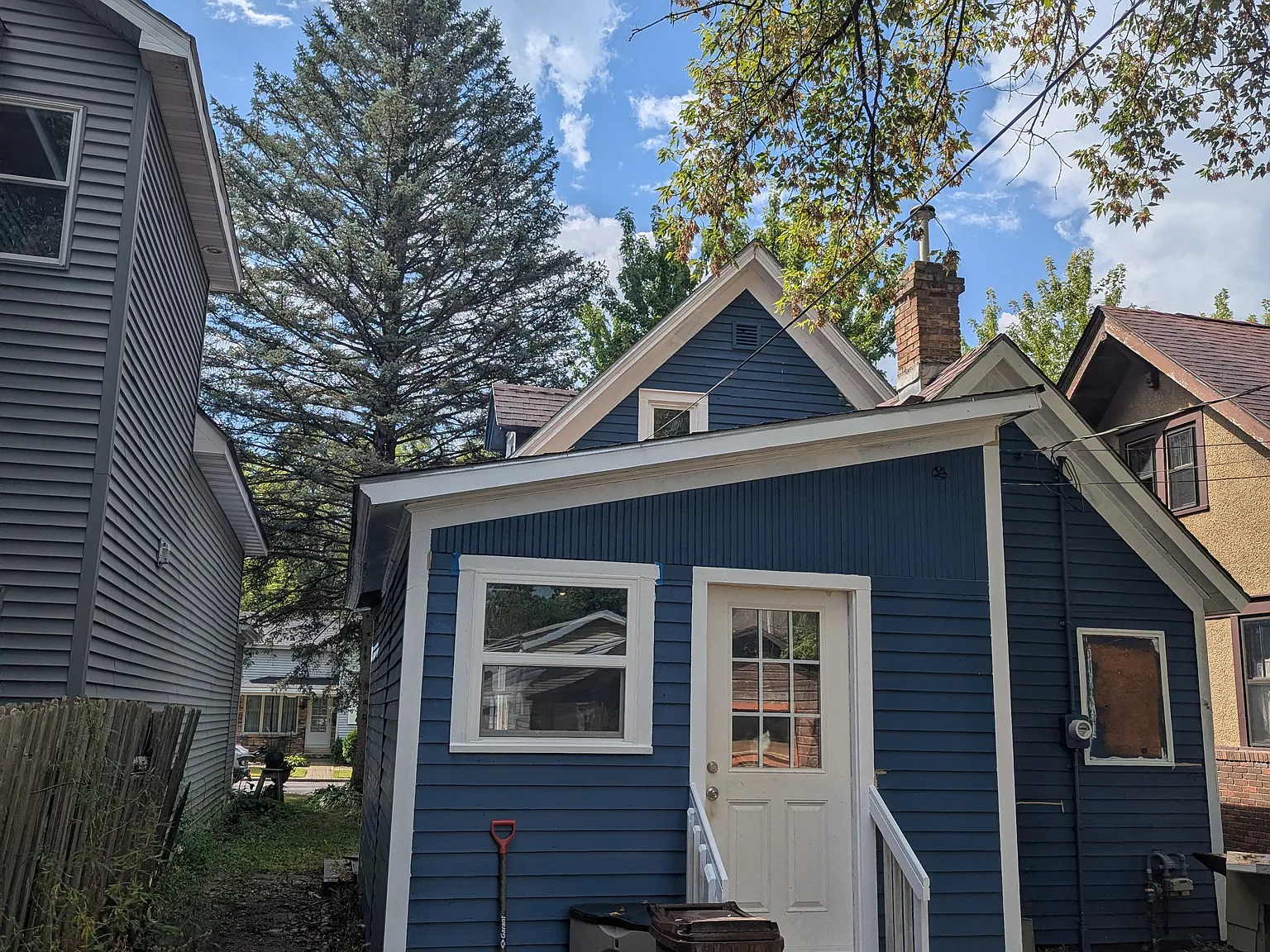 2 bed, 900 sqft, $1,800 — Photo 2