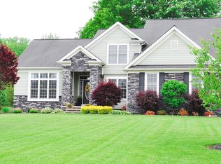 2785 Joseph Ln, North Perry, OH 44081