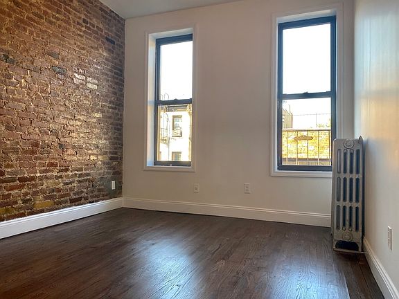 5th image of 213 E 4th St #18