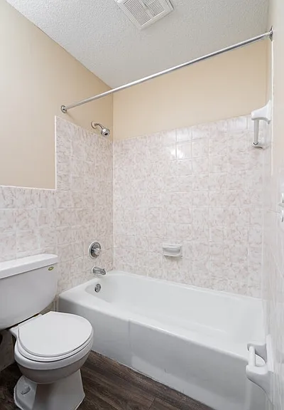Boulder Court Apartments — Photo 16