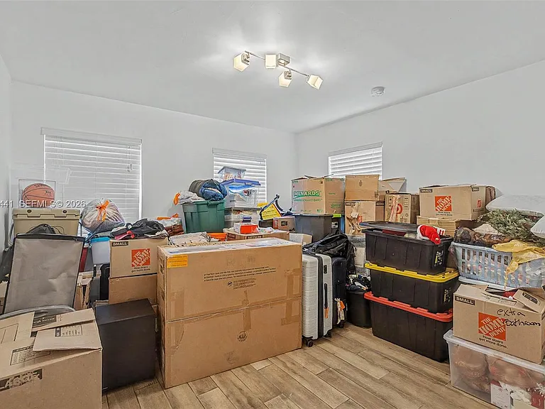 5910 SW 62nd Ter — Photo 10