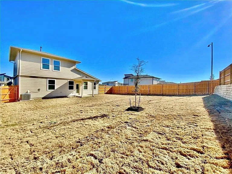 7925 Linnie Ln — Photo 32