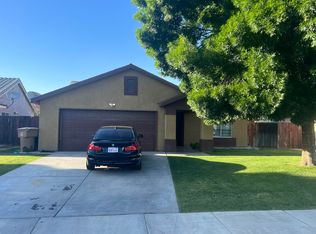 404 Minnatree Ln, Bakersfield, CA 93307