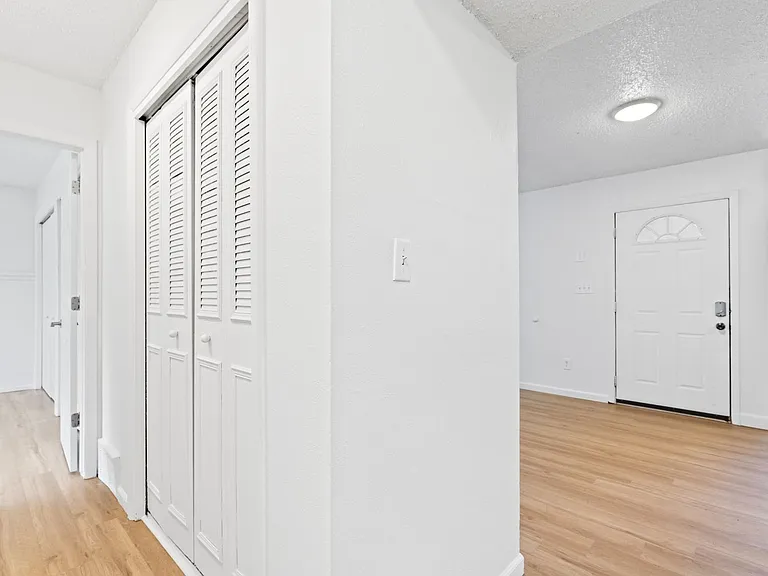 1328 S Coffman St — Photo 10