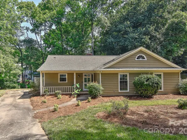 2706 Bremer Ct, Charlotte, NC 28210