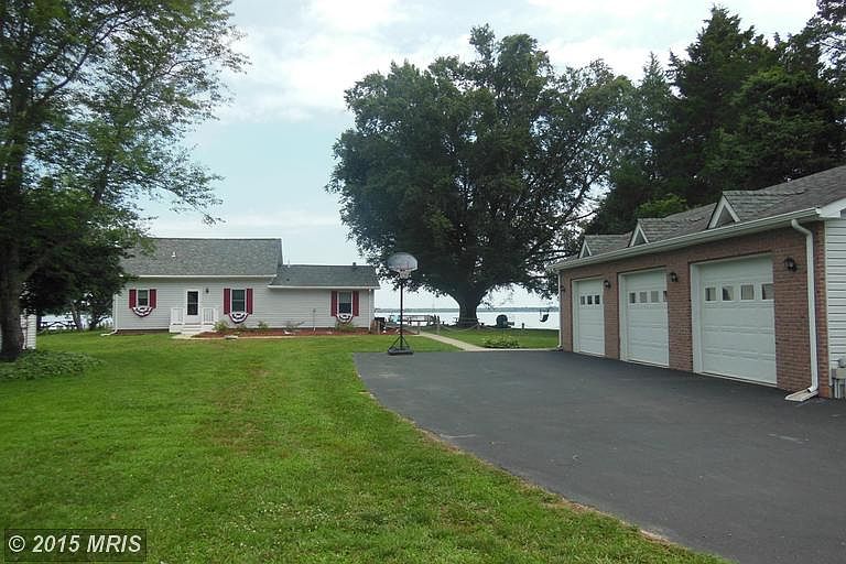 1st image of 40424 Waterview Dr