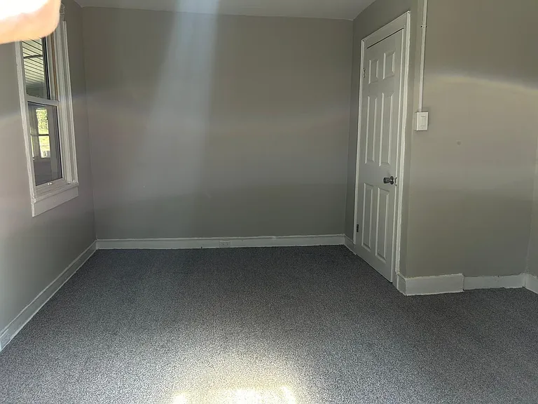 920 Roland Ave — Photo 3