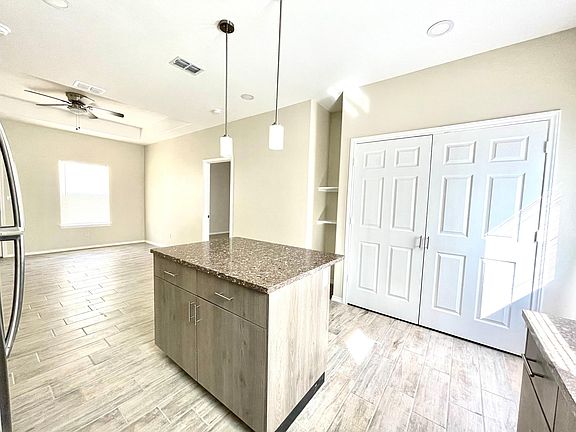 2nd image of 5203 N Hiawatha Dr #1