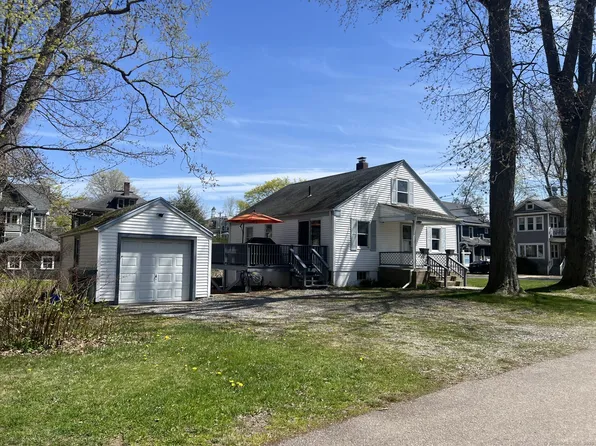 15 Cedar Grove Avenue, New London, CT 06320