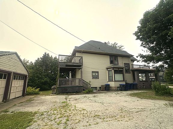 3rd image of 158 E Main St