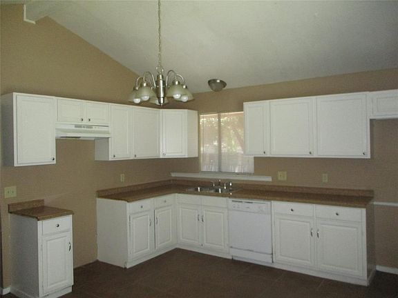 5th image of 2600 Shenandoah Dr