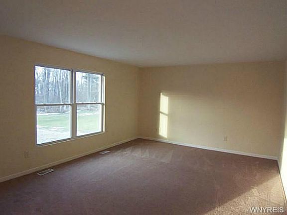 3rd image of 1475 Evergreen Dr #84