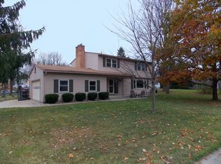 100 Hunters Rdg, Midland, MI 48640