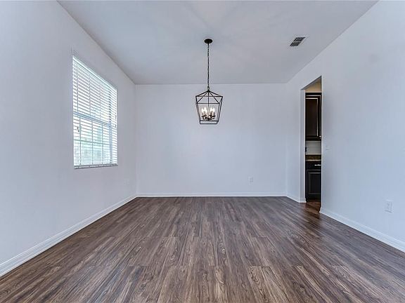 5th image of 1321 Oak Pond St