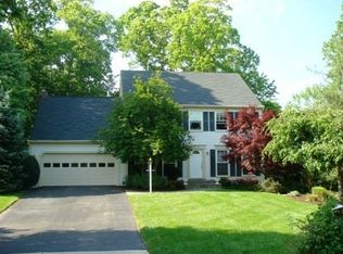 8502 Heron Pond Ln, Fairfax Station, VA 22039