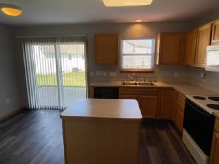 5307 Chaucer Dr — Photo 12