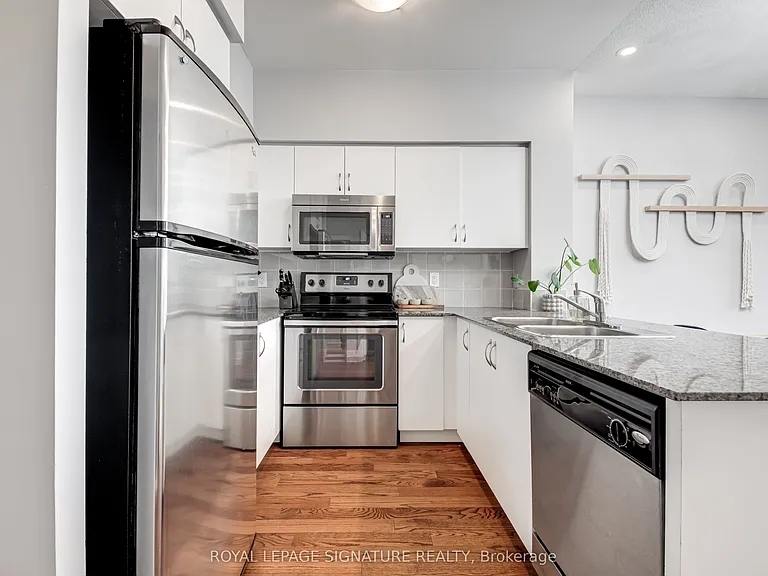 2230 Lake Shore Blvd W #204 — Photo 15