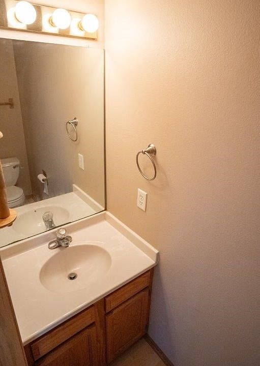 4985 Raintree Dr, West Des Moines, IA 50265 Zillow