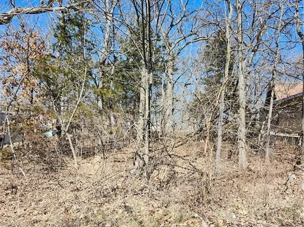 193 Fawn Valley Dr, Linn Valley, KS 66040