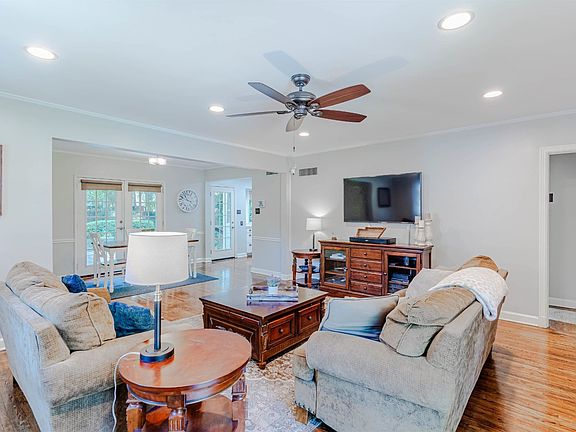 2nd image of 3606 Southwood Ave