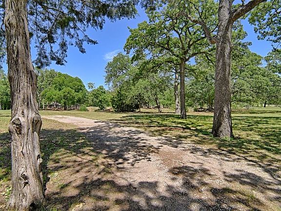 4th image of 1317 Park Ln