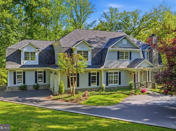 1133 Springvale Rd, Great Falls, VA 22066