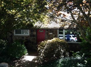 8028 42nd Ave NE, Seattle, WA 98115