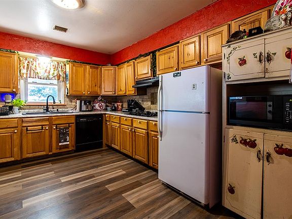 4th image of 3225 SW 39th St