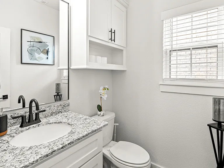 1536 W Cato Springs Rd — Photo 5