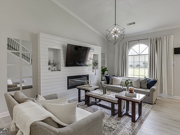 3rd image of 5100 Park Cir
