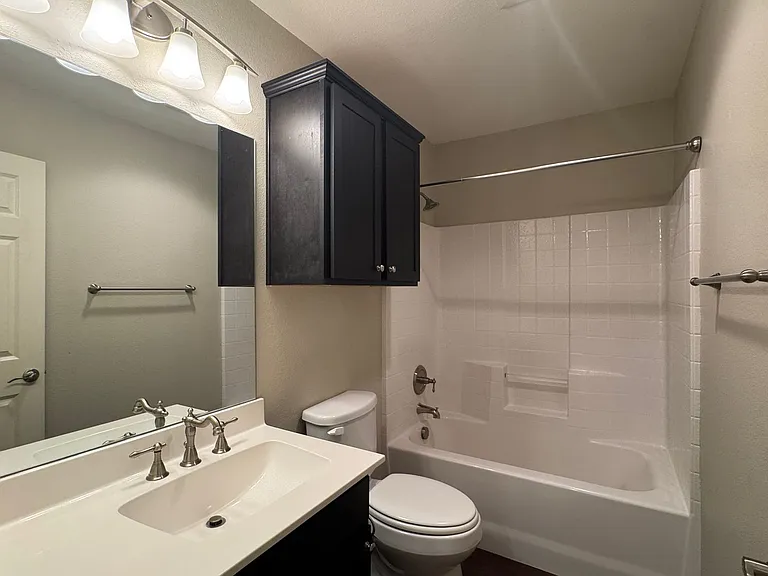 Amberwood Townhomes — Photo 10