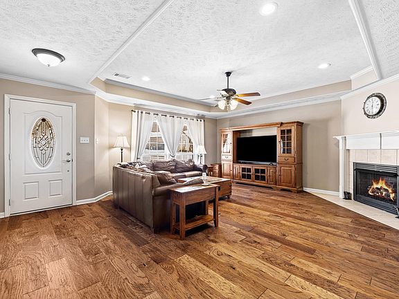 4th image of 16 Lakeland Dr
