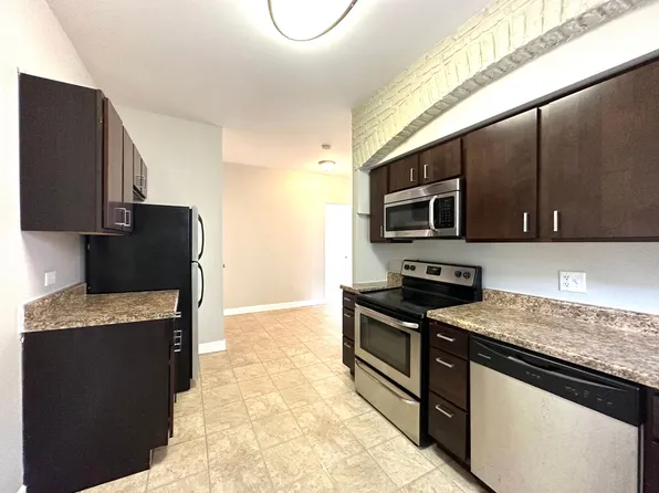 2851 N Orchard St APT 2, Chicago, IL 60657