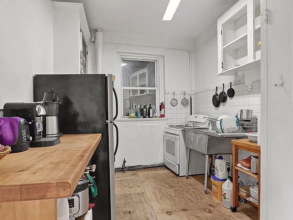 3rd image of 345 W 70th St APT 3A