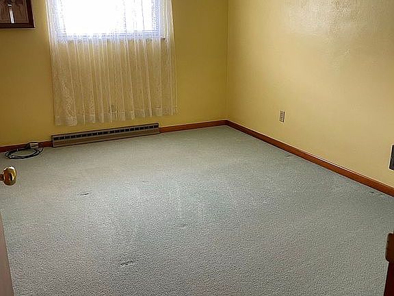 2nd image of 633 Rose Ln