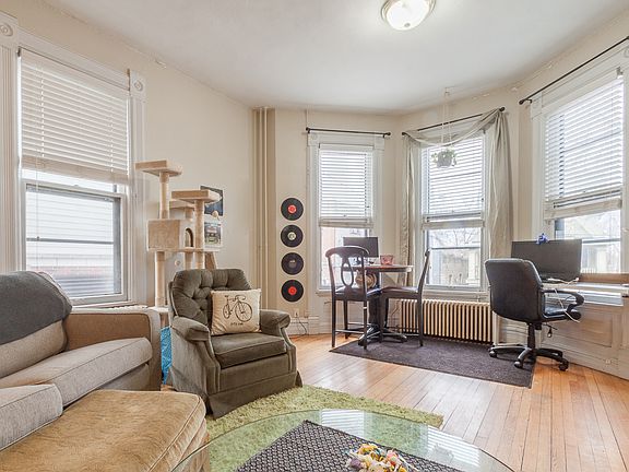 4th image of 313 E Mifflin St #10473646