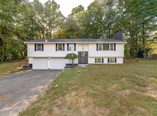 18 Glenwood Dr, Westfield, MA 01085