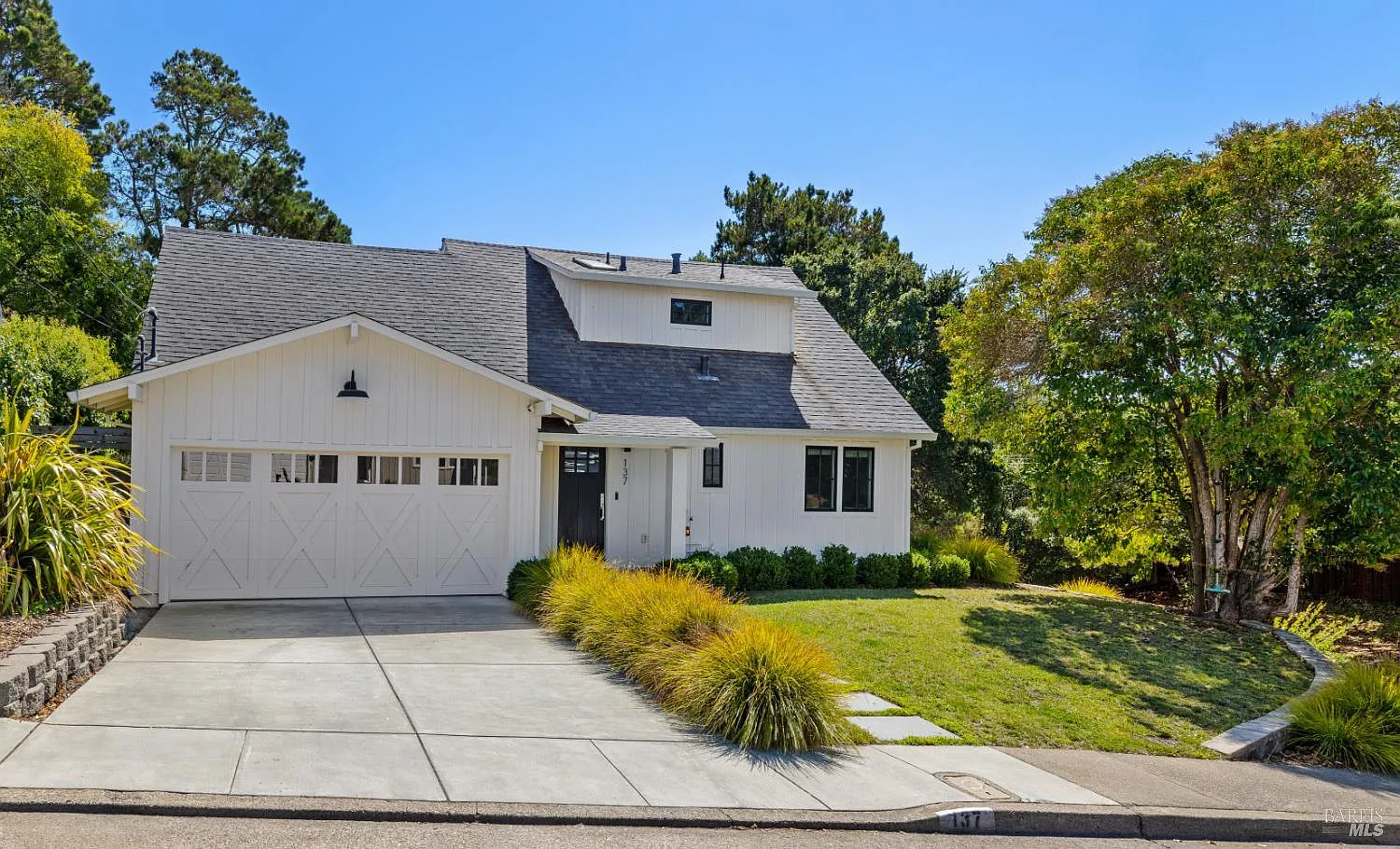 137 Granada Drive photo 1